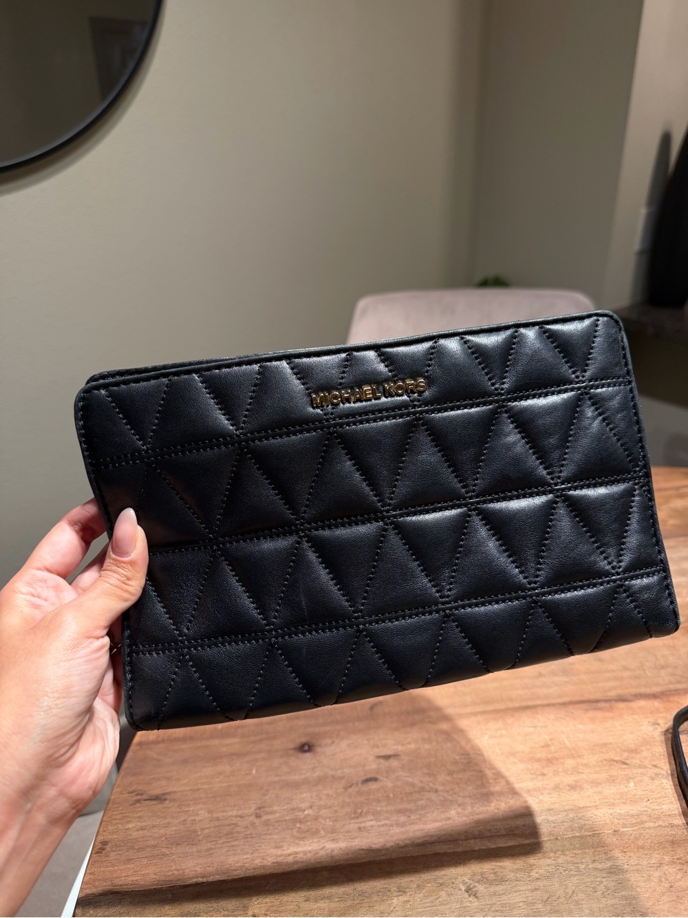 Michael Kors Black Quilted Leather Zip Clutch Crossbody - Picture 1 of 9